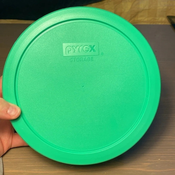 Pyrex Disney Mickey Mouse large storage bowl - Picture 3 of 3